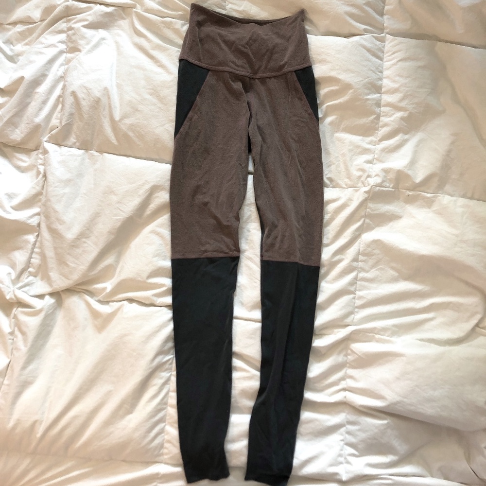 Beyond Yoga colorblock Heathered Gray leggings S